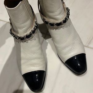 Womens Chanel vintage boot